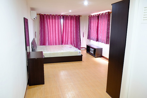 Condo — photo 1