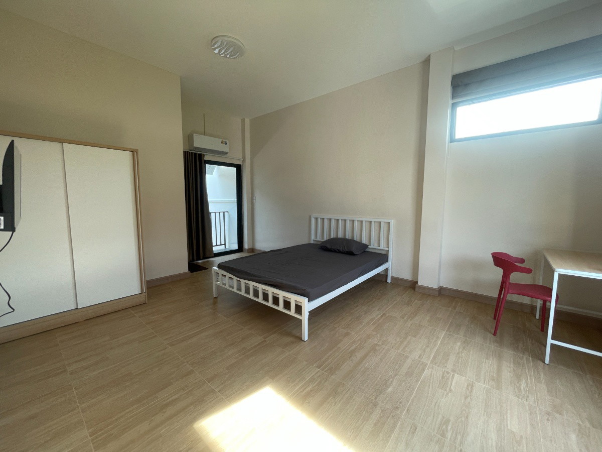 1 Bed Condo — photo 5
