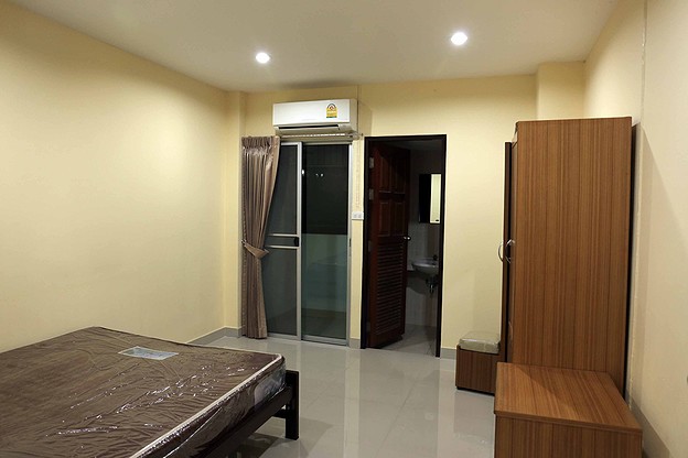 Condo · Bang Kapi, bangkok — photo 1