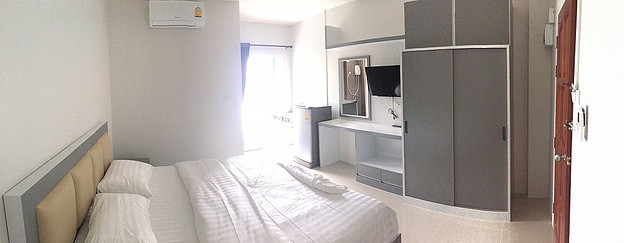 Condo — photo 1