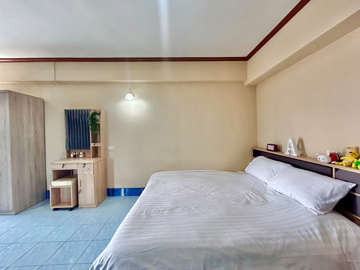 Condo · Wang Thonglang, bangkok — photo 4