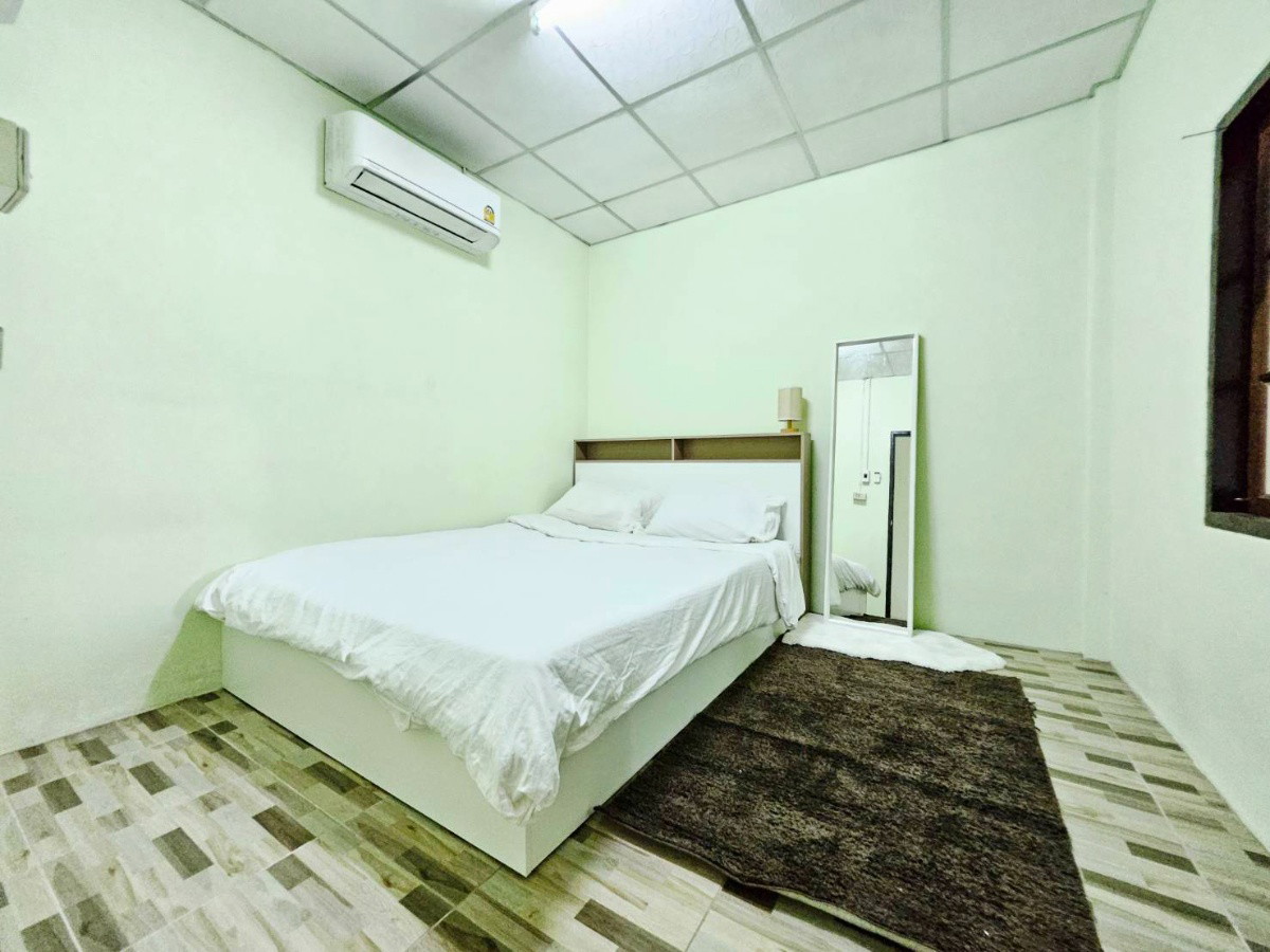 1 Bed Condo — photo 1
