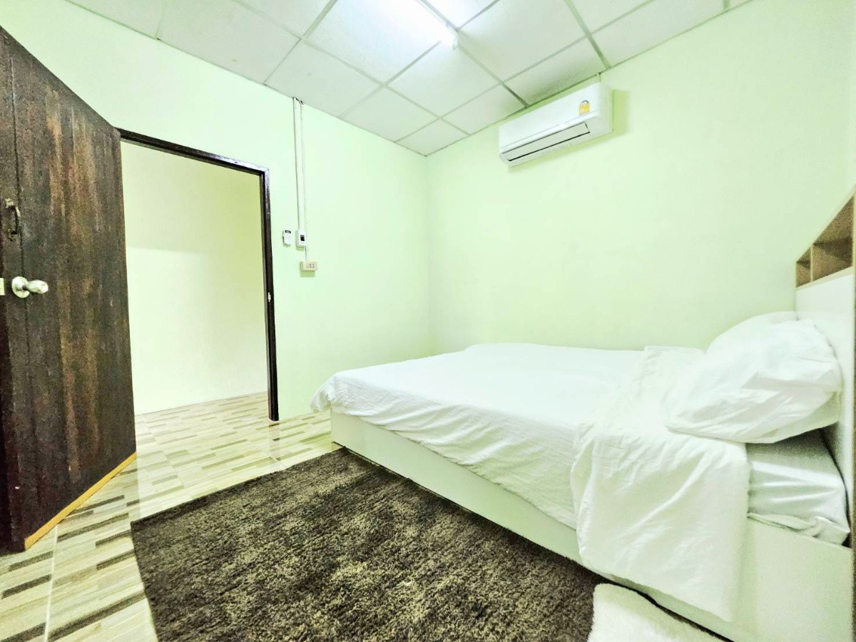 1 Bed Condo — photo 2