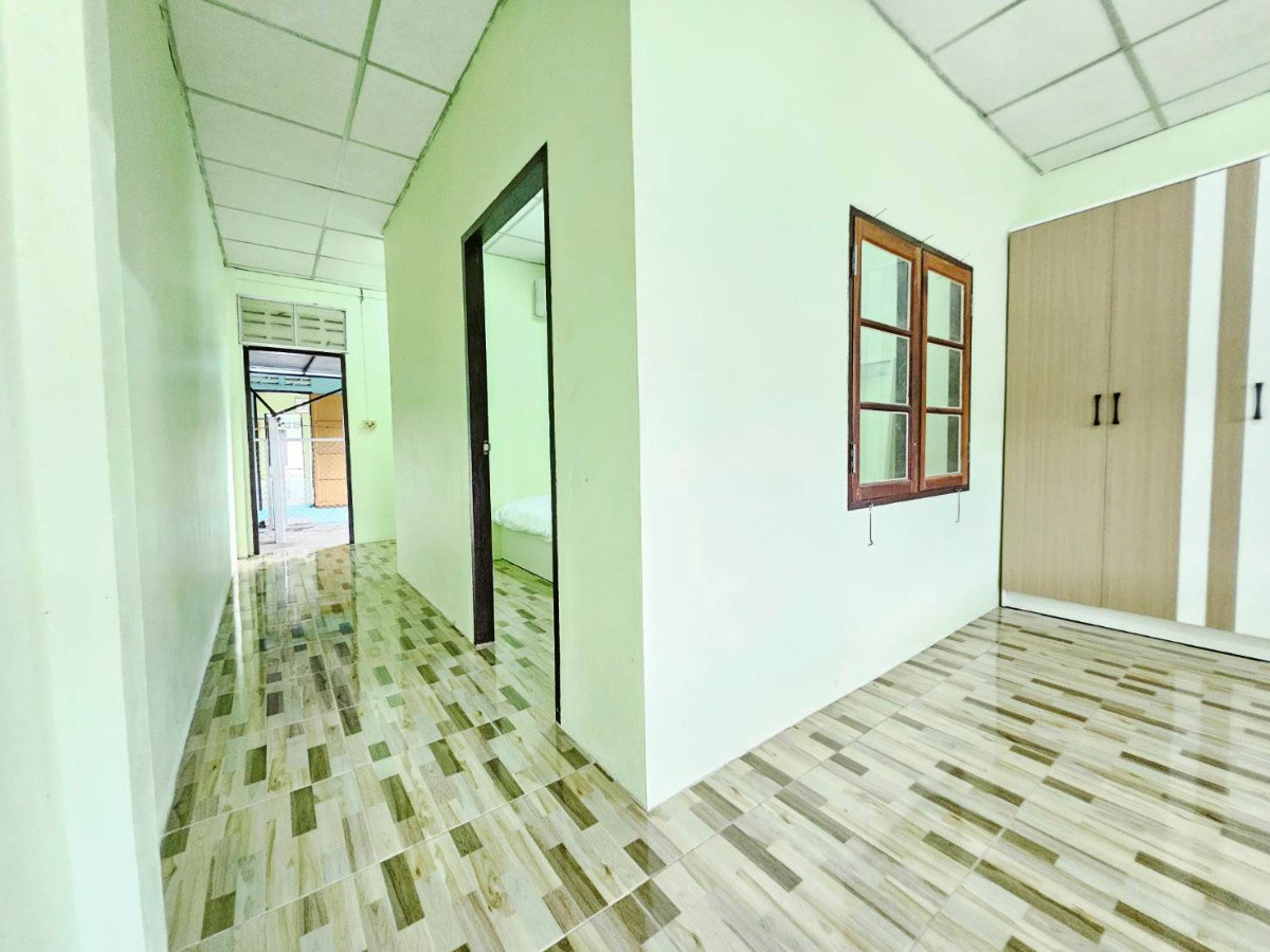 1 Bed Condo — photo 3