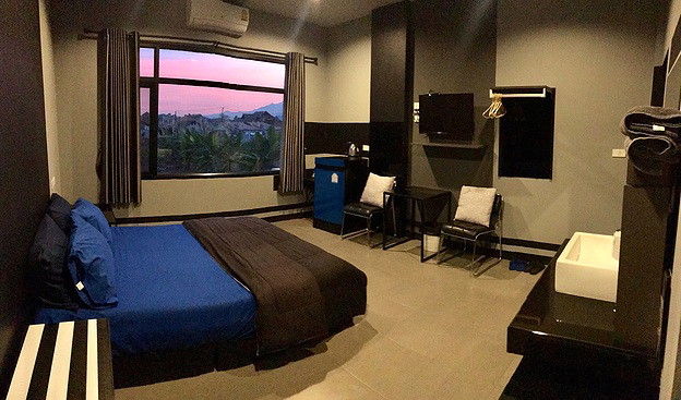 1 Bed Condo — photo 2
