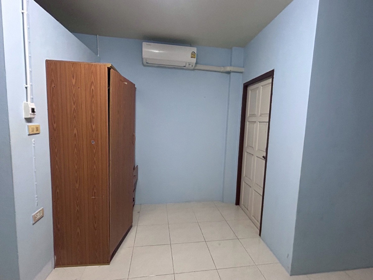 1 Bed Condo — photo 5