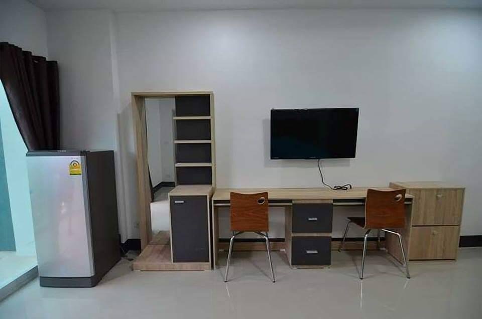 1 Bed Condo — photo 3