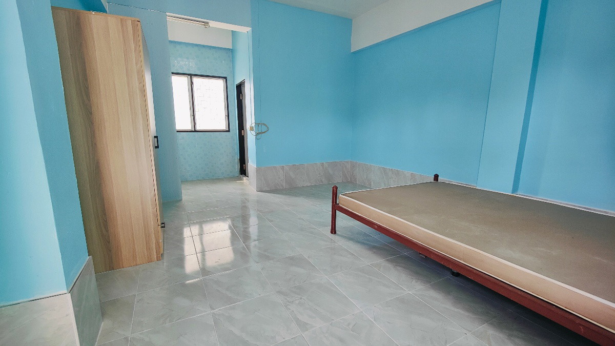 1 Bed Condo — photo 3