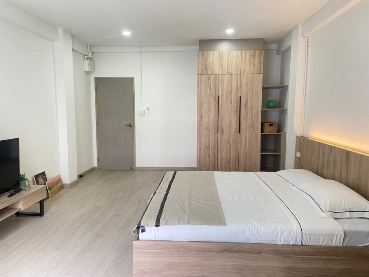 1 Bed Condo · Khlong Toei, bangkok — photo 2