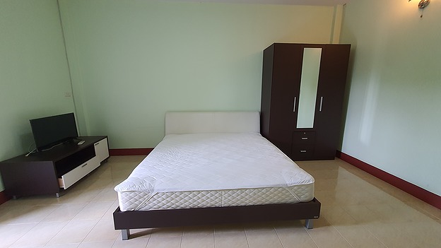 1 Bed Condo — photo 3