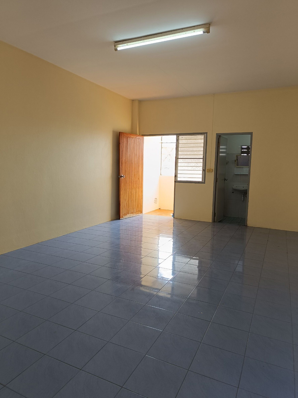 1 Bed Condo — photo 5
