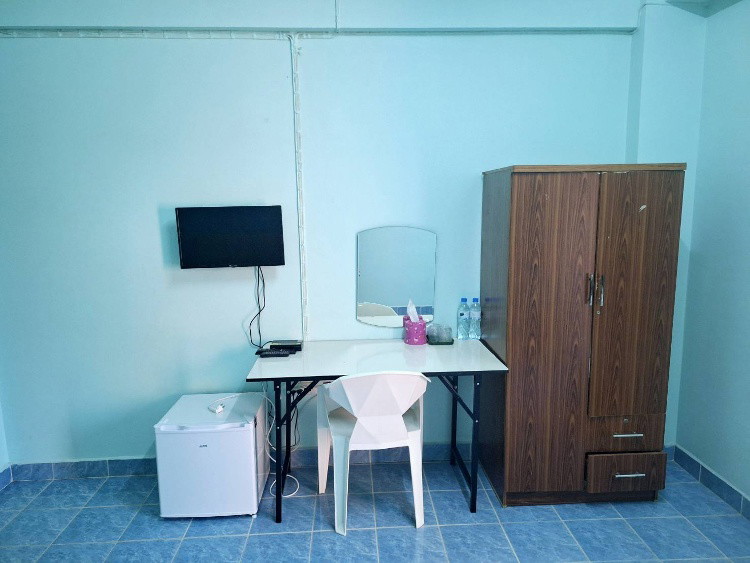 1 Bed Condo — photo 3