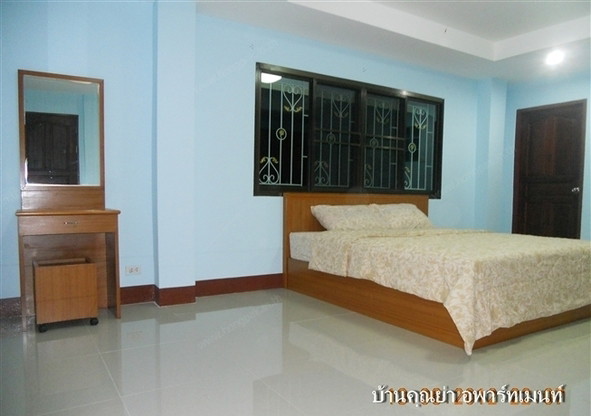 Condo — photo 2