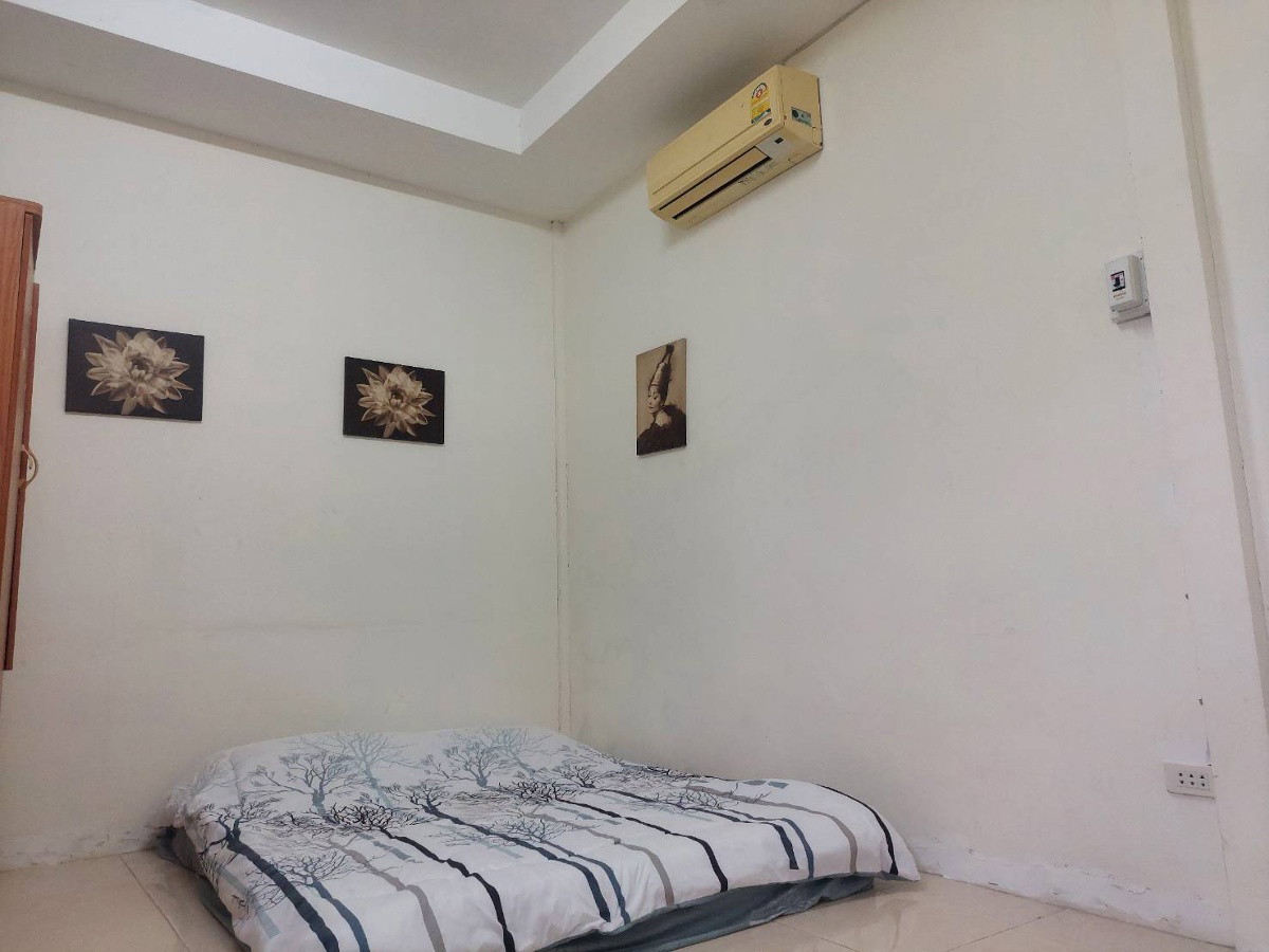 1 Bed Condo — photo 2