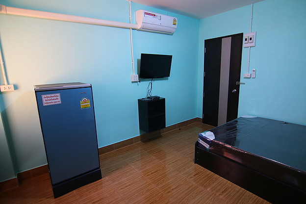 1 Bed Condo — photo 2