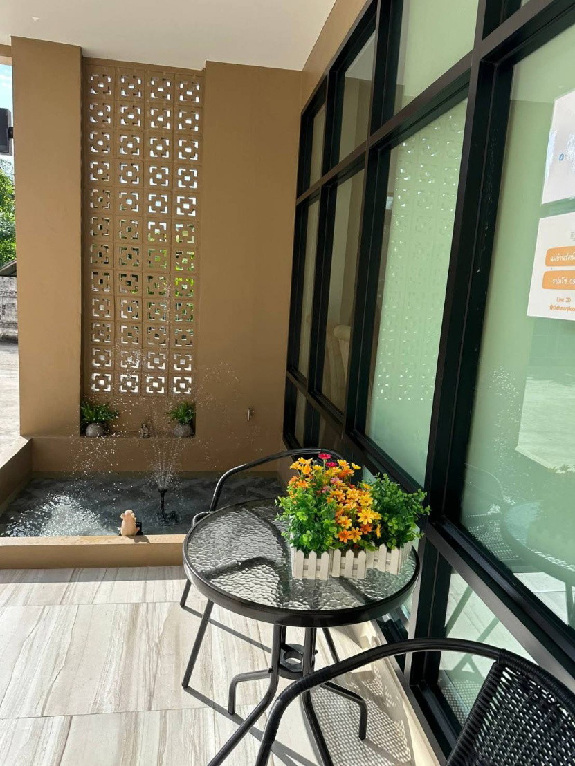 1 Bed Condo — photo 4