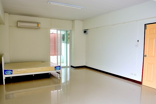 1 Bed Condo · Bang Khun Thian, bangkok — photo 3