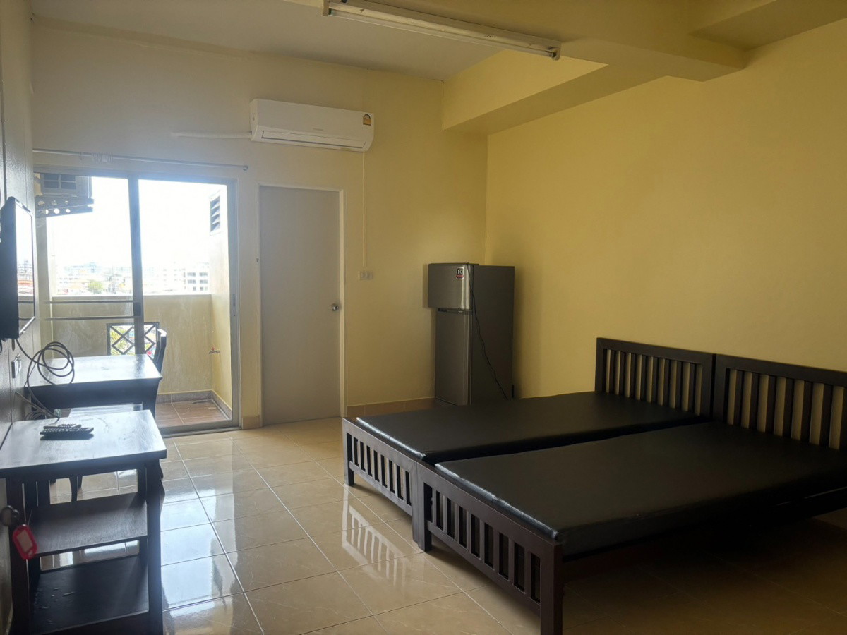 1 Bed Condo — photo 3