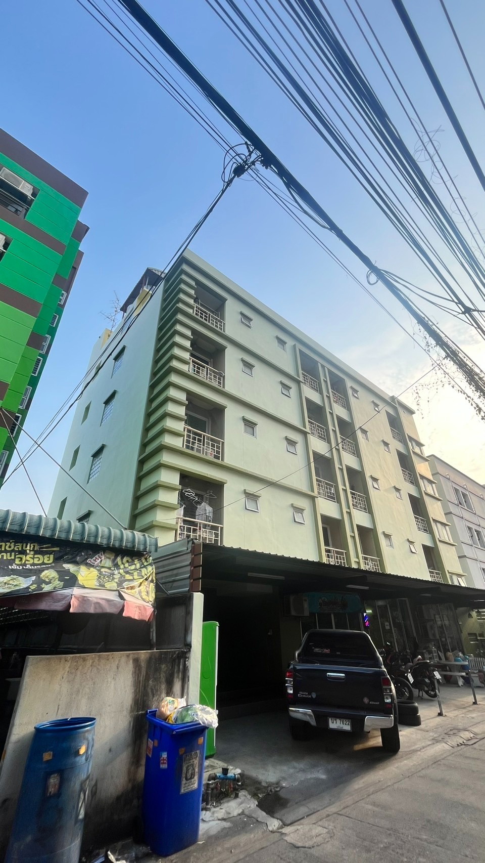 Condo · Huai Khwang, bangkok — photo 1