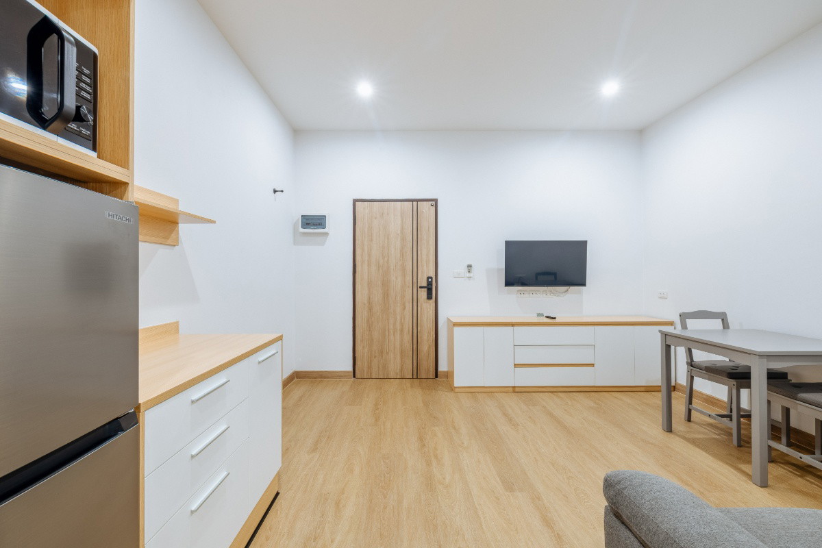 1 Bed Condo — photo 4