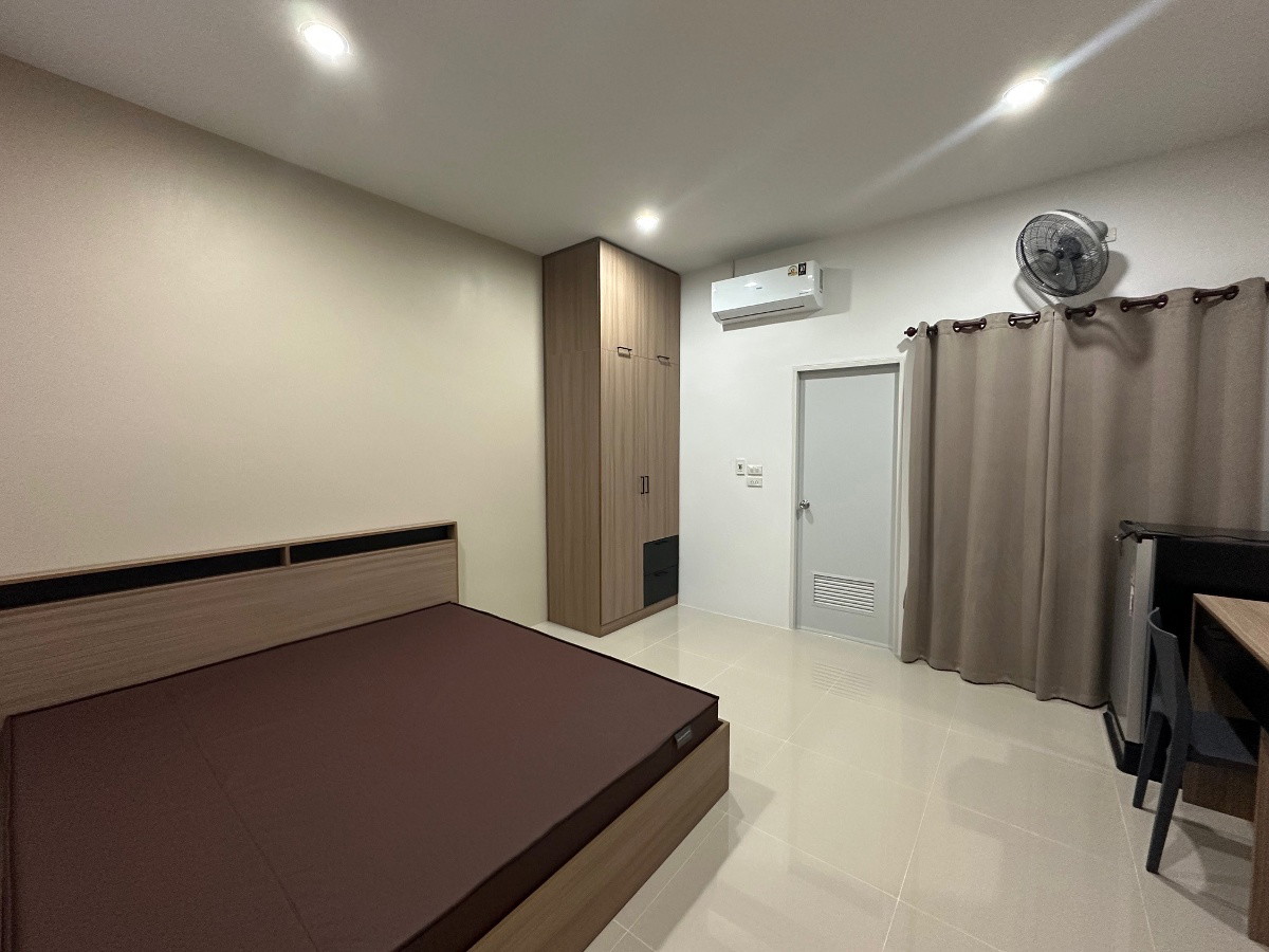 1 Bed Condo — photo 1