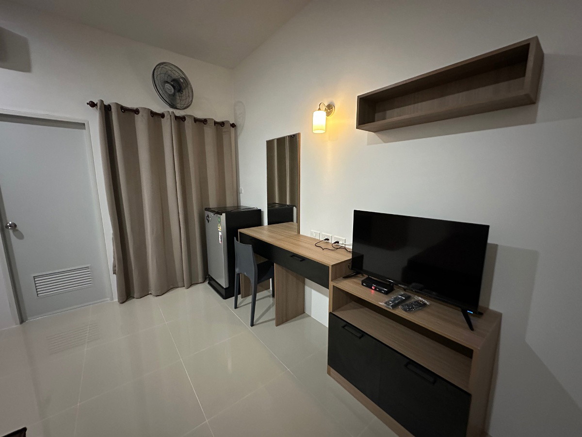1 Bed Condo — photo 3