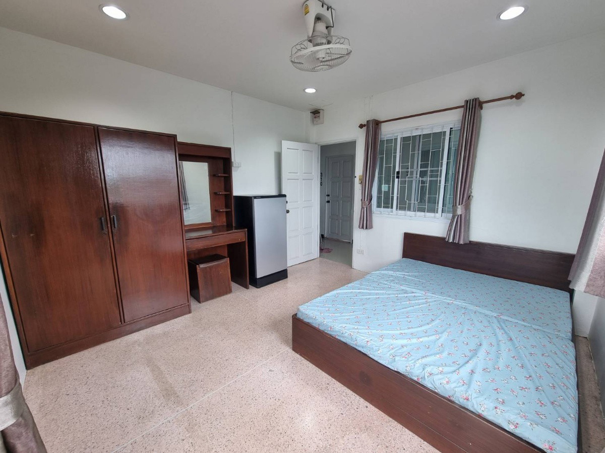 1 Bed Condo — photo 1