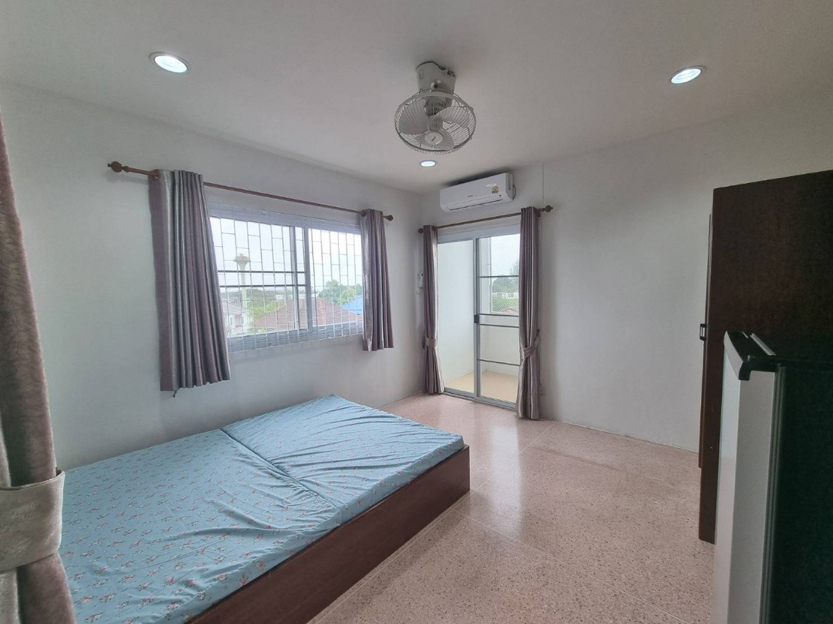 1 Bed Condo — photo 2
