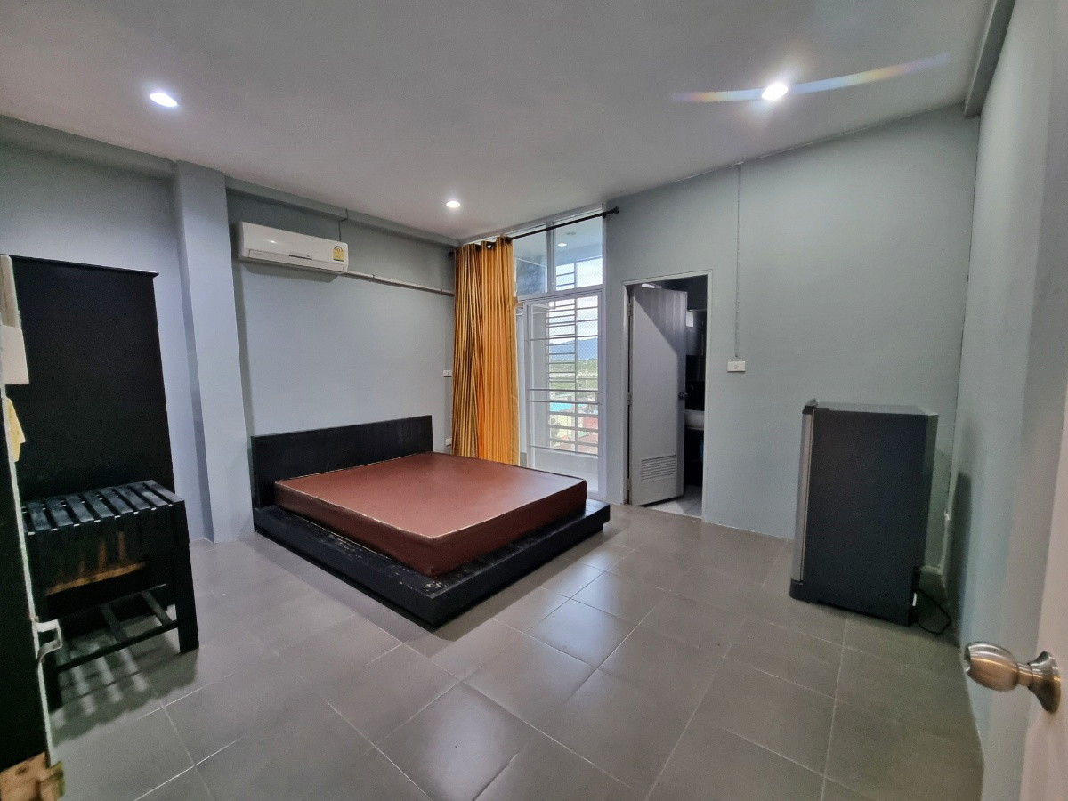 1 Bed Condo — photo 1