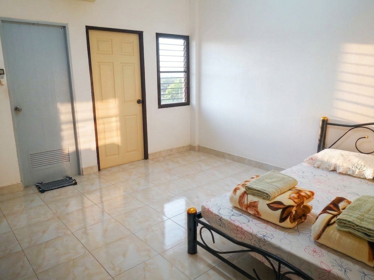 1 Bed Condo — photo 2