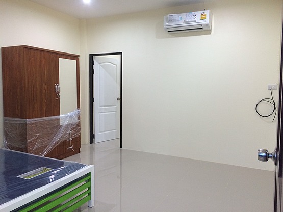 1 Bed Condo — photo 2