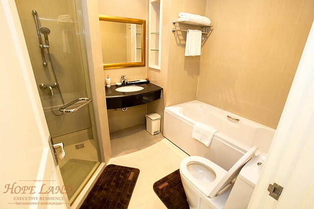 1 Bed Condo · Khlong Toei, bangkok — photo 4