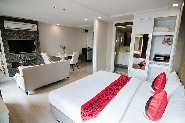 1 Bed Condo · Khlong Toei, bangkok — photo 2
