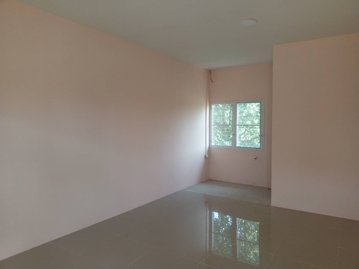 1 Bed Condo — photo 1