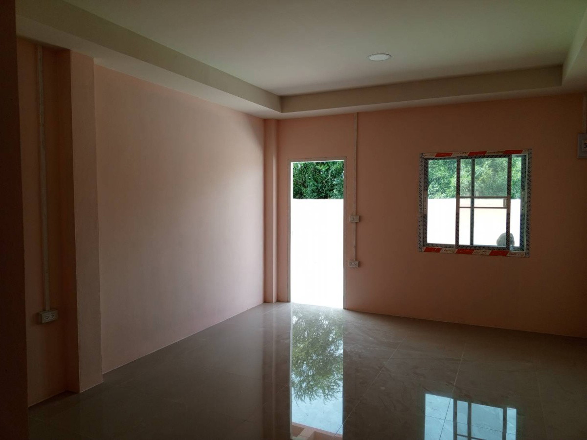 1 Bed Condo — photo 2
