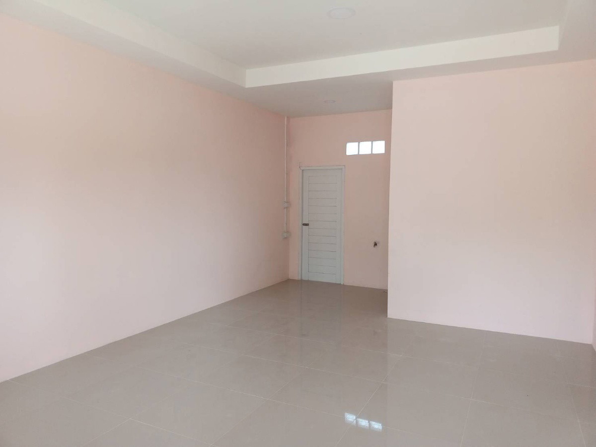 1 Bed Condo — photo 3