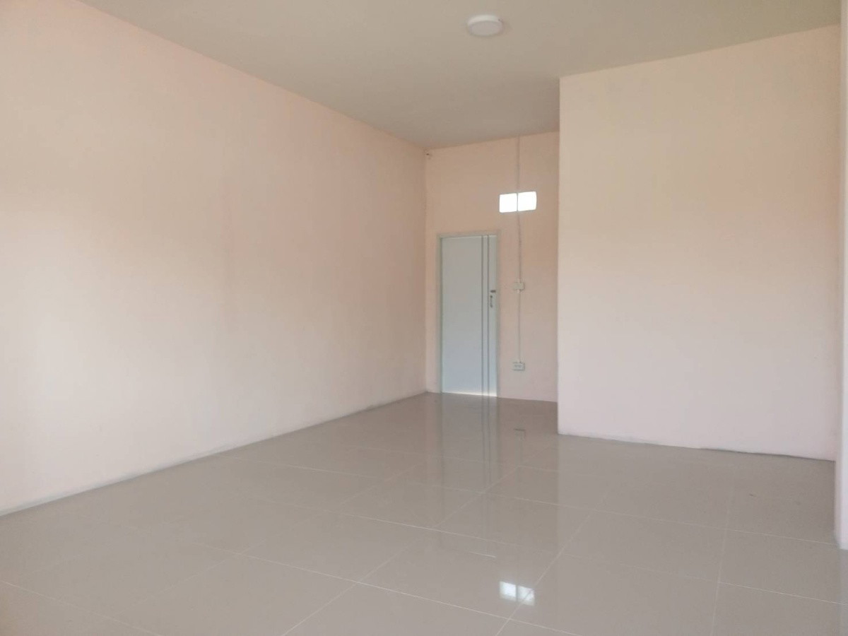 1 Bed Condo — photo 4