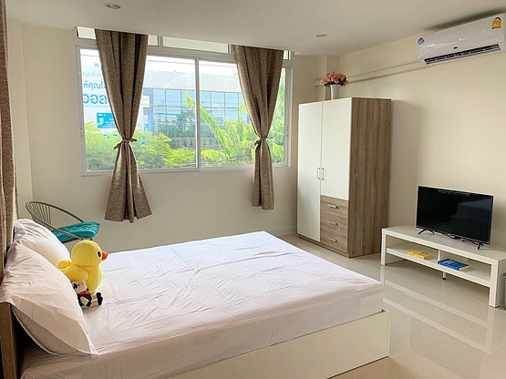 Condo · Wang Thonglang, bangkok — photo 1