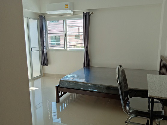 1 Bed Condo · Huai Khwang, bangkok — photo 5