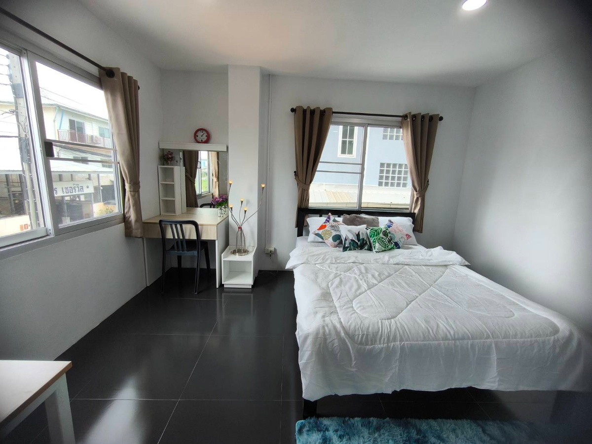 1 Bed Condo · Bang Khun Thian, bangkok — photo 2