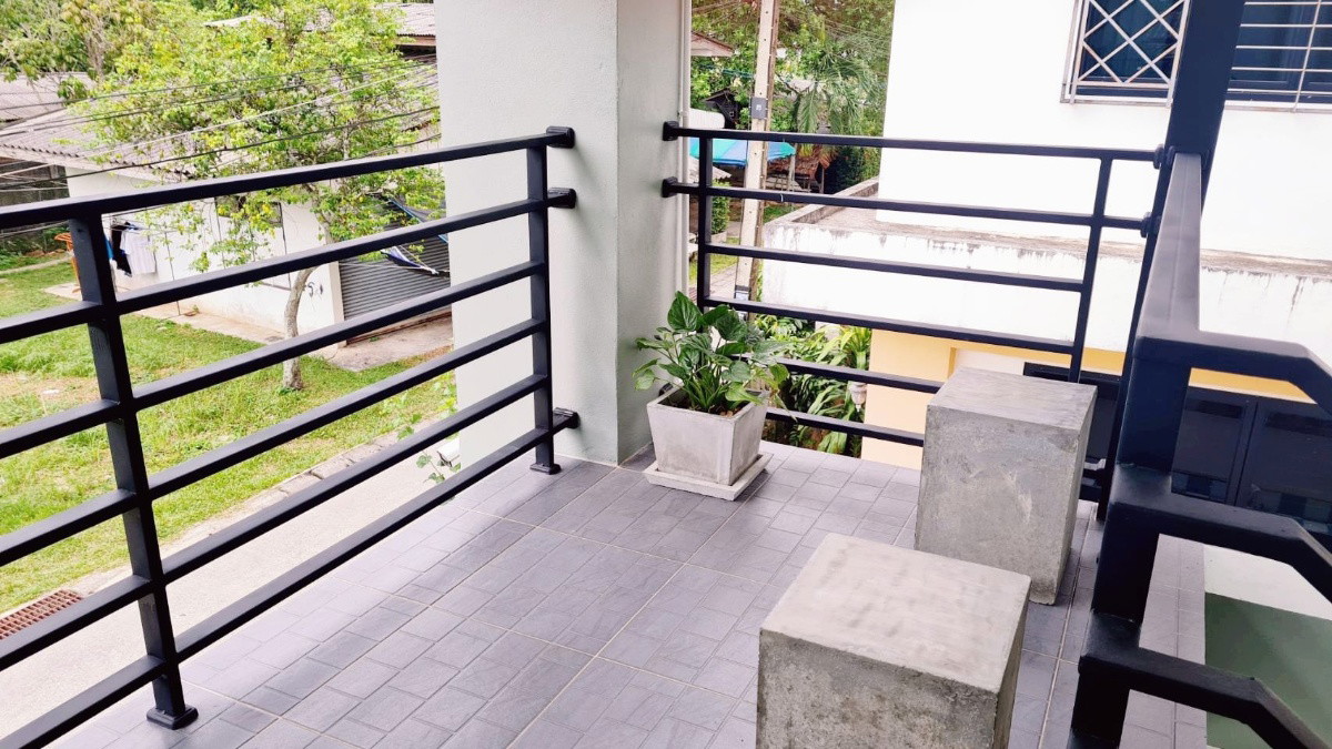 1 Bed Condo — photo 2