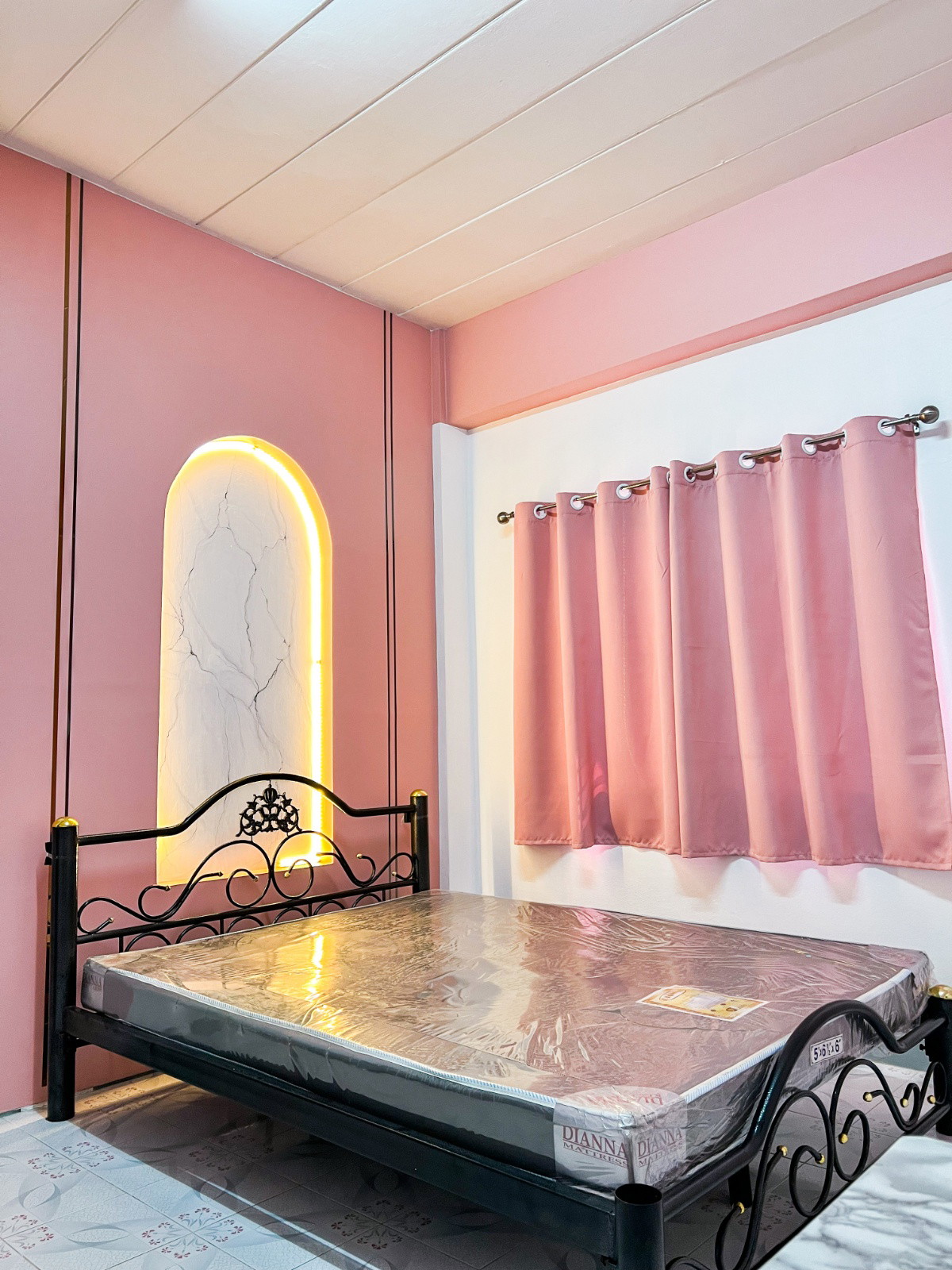 1 Bed Condo — photo 2