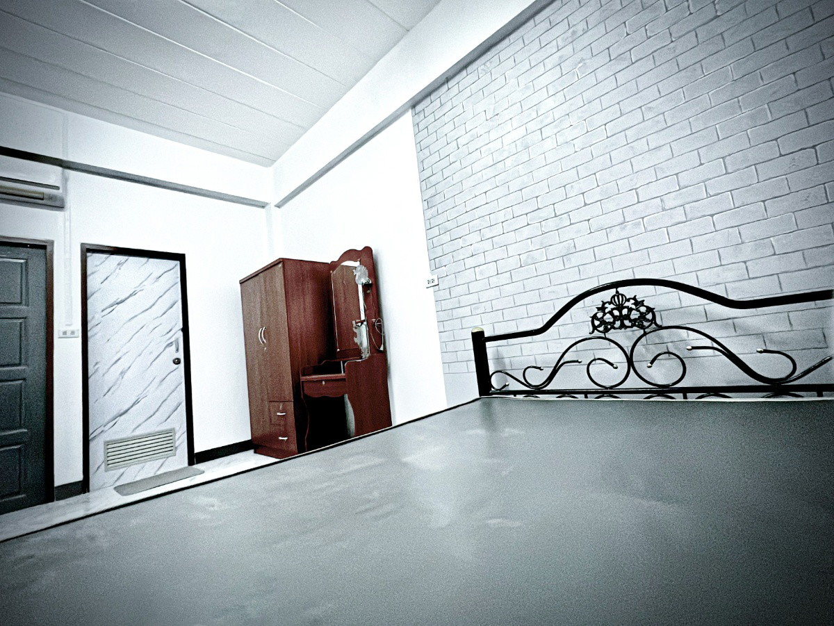 1 Bed Condo — photo 5
