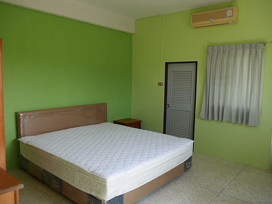 1 Bed Condo — photo 2