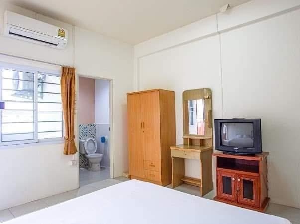 1 Bed Condo — photo 3