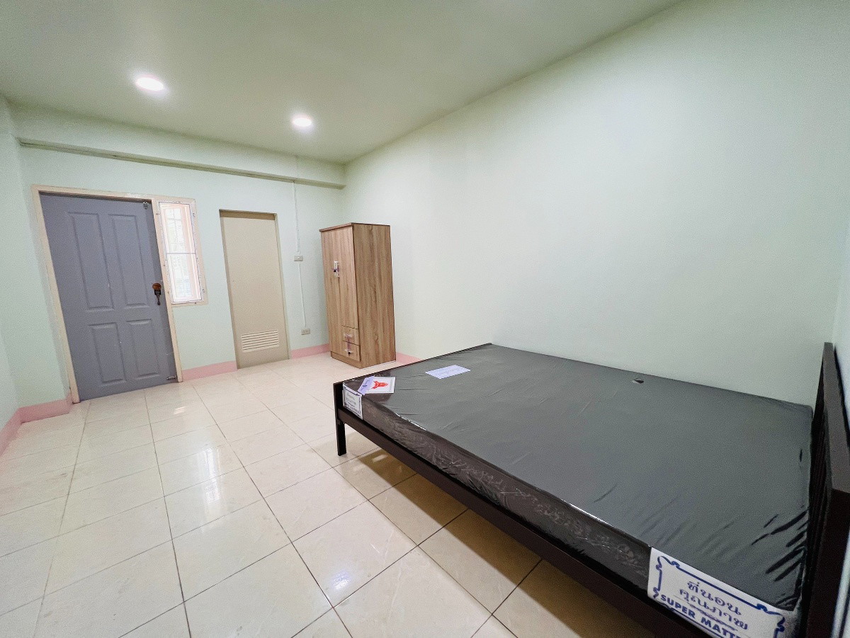 Condo · Saphan Sung, bangkok — photo 2