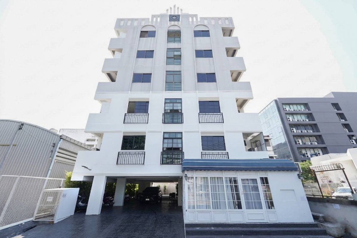 Condo · Huai Khwang, bangkok — photo 1
