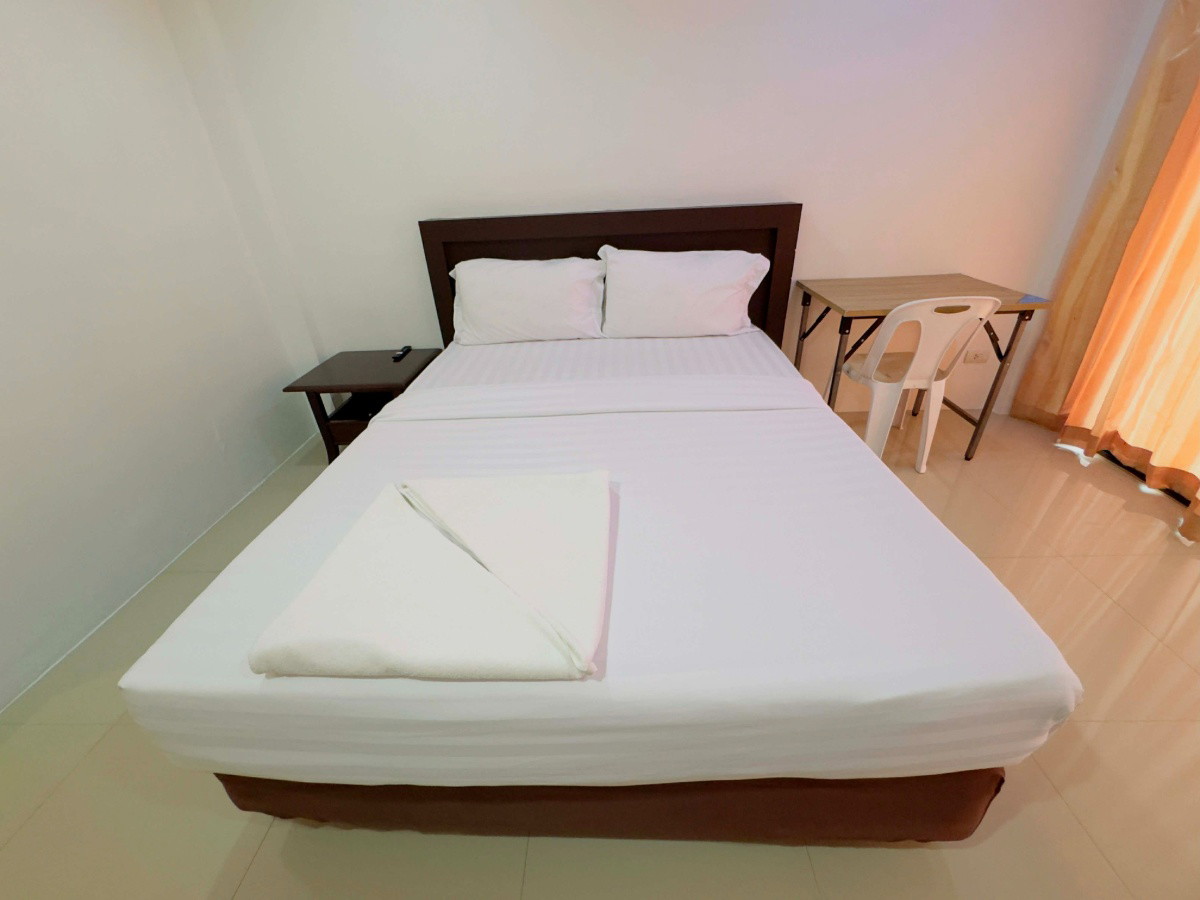 1 Bed Condo — photo 3