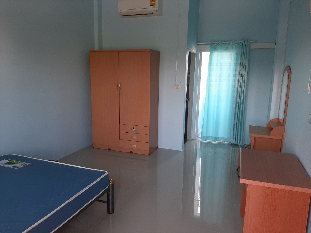 1 Bed Condo — photo 2