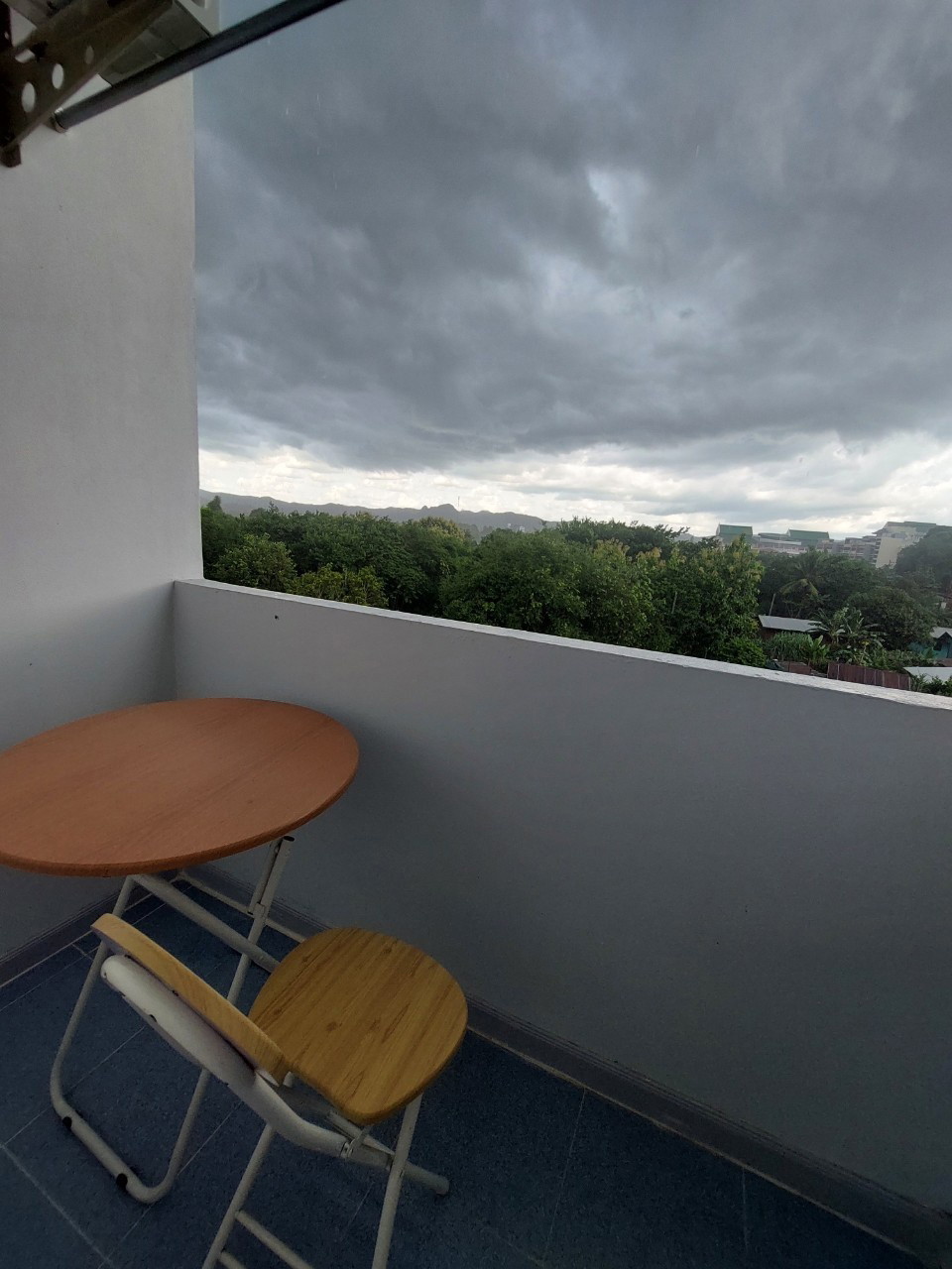 1 Bed Condo — photo 1